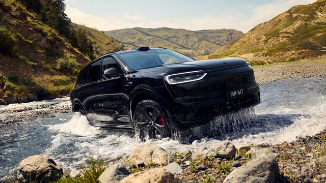 下半年没有一个购车消费者能逃过全新问界M7，24小时订单破15万台！